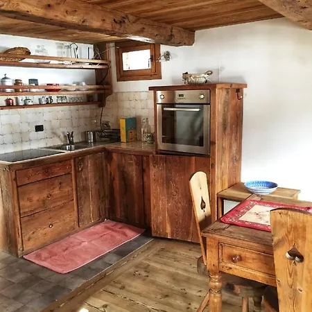 Piccolo E Accogliente Rascard Cir 0060 Chalet